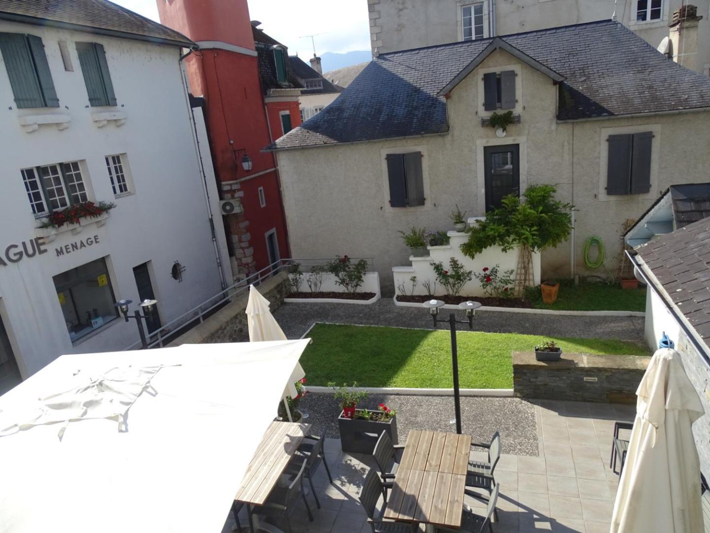 Hotel De La Poste Tardets-Sorholus Exterior foto